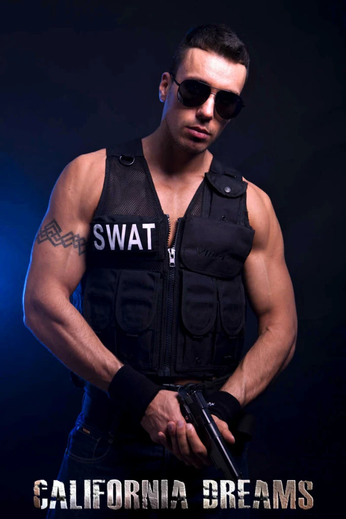 armani_1-683x1024