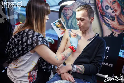 Erotický veletrh 2015 — fotografie 73 z 316