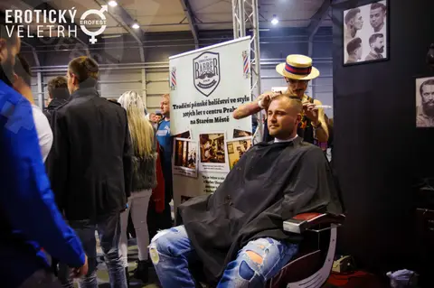 Erotický veletrh 2016 — fotografie 28 z 92