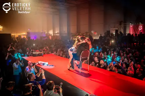 Erotický veletrh 2022 — fotografie 16 z 36