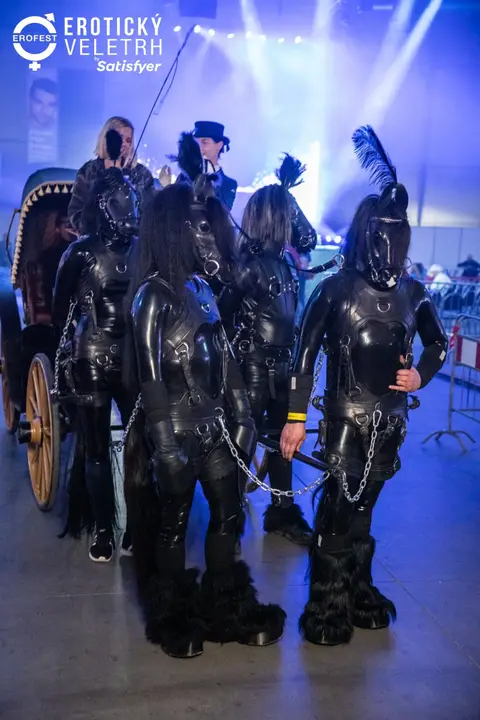 Erotický veletrh 2022 — fotografie 26 z 195