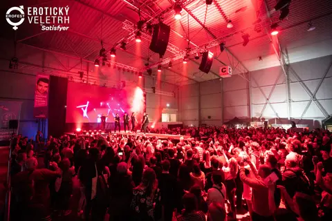 Erotický veletrh 2022 — fotografie 35 z 195