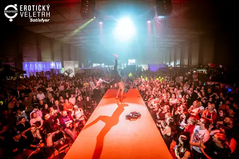 Erotický veletrh 2022 — fotografie 39 z 195