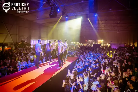 Erotický veletrh 2022 — fotografie 41 z 195