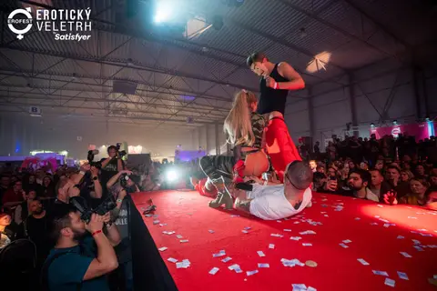 Erotický veletrh 2022 — fotografie 122 z 195