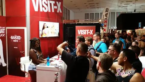 Jak vypadá erotický veletrh v Německu? — fotografie 15 z 32
