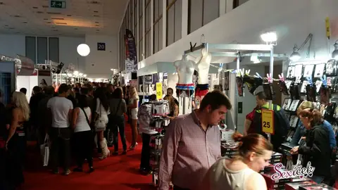 Jak vypadá erotický veletrh v Německu? — fotografie 2 z 32