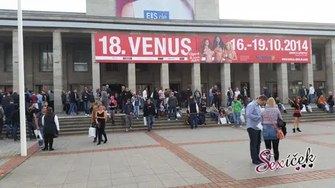 Jak vypadá erotický veletrh v Německu? — fotografie 24 z 32