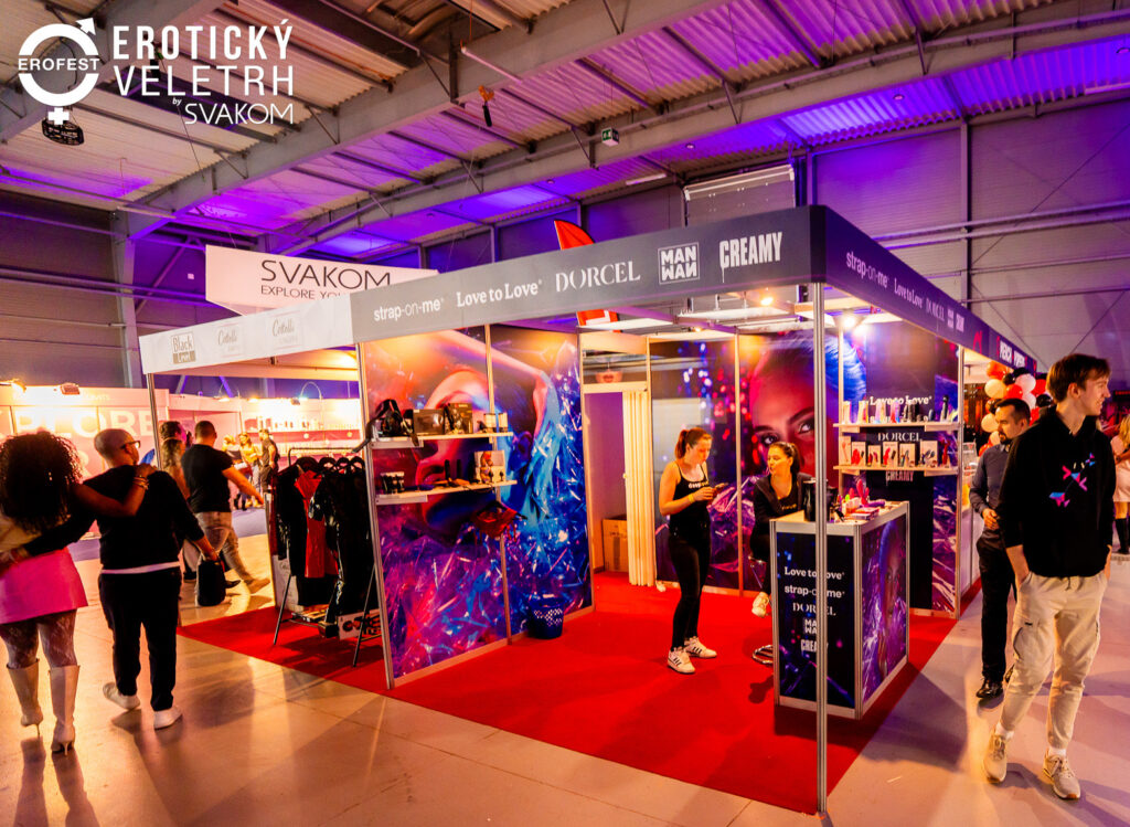 Značkové kouty ve společné expozici Deep Love na EroFestu 2025